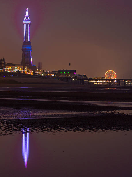 fogos de artifício ver norte cais, blackpool, lancashire, reino unido - north pier imagens e fotografias de stock