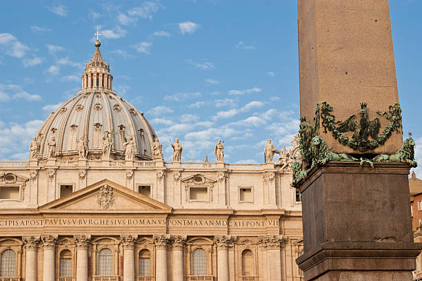 rome, en italie, la basilique di san pietro - bergoglio photos et images de collection