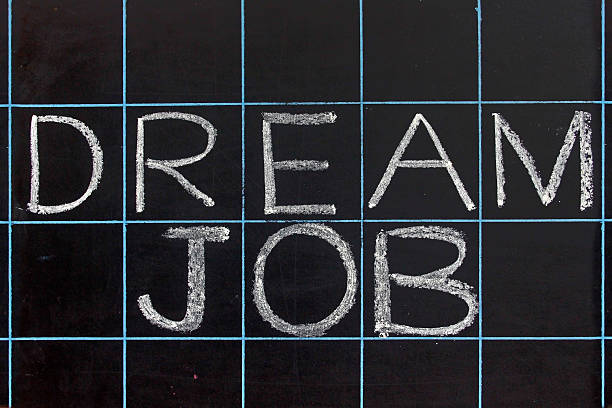 dream job-satz auf schwarze tafel handschriftliche - occupation blackboard asking incentive stock-fotos und bilder