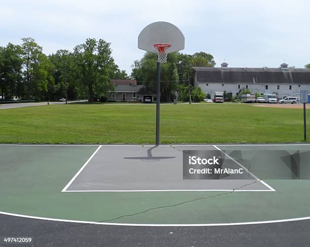 Outdoor Basketball Court Stock Photo - Download Image Now - Basketball - Sport, Basketball Hoop, Copy Space
