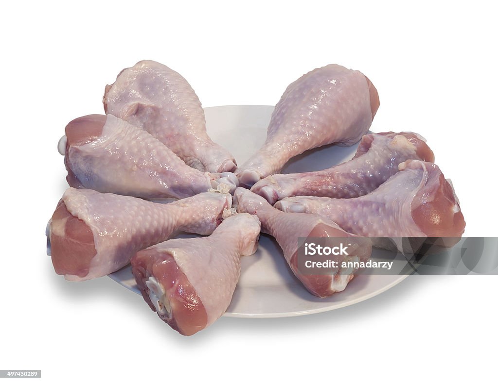 Необработанные Курица ноги на plate isolated - С�токовые фото Без людей роялти-фри