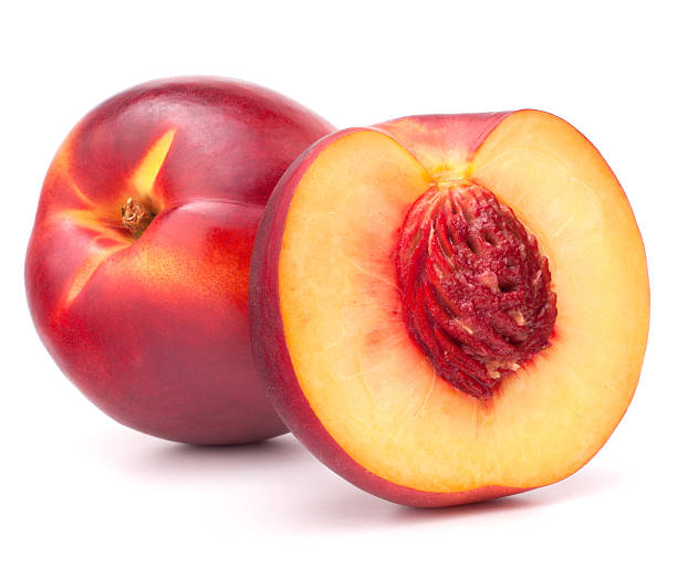 nectarina de las frutas aisladas sobre fondo blanco abertura - peach nectarine portion fruit fotografías e imágenes de stock