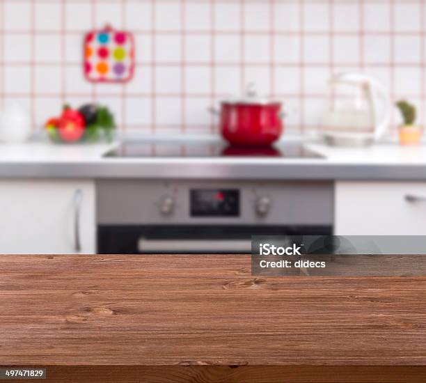 Cucina Tavolo In Legno Su Sfondo Di Laboratorio - Fotografie stock e altre immagini di Marrone - Marrone, Tavolo da soggiorno, Vuoto