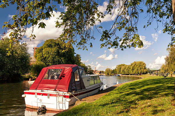 Riverside Boat Riverside Boat in Stratford Upon Avon theather stock pictures, royalty-free photos & images