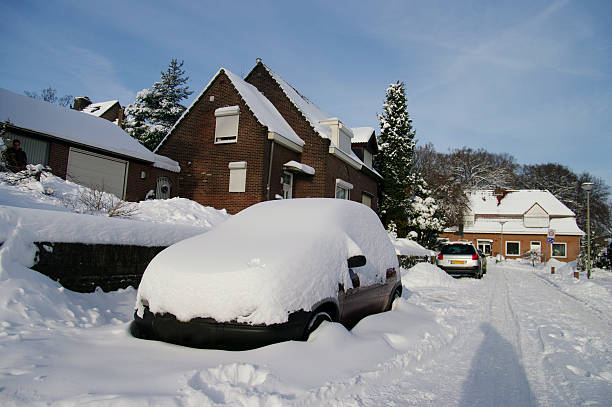 istock Winter scene in the city 497487442