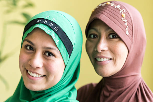 istock Muslim Mother and daughter 497492780