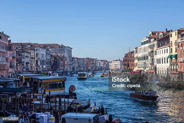 Wielki Canal - zdjęcia stockowe i więcej obrazów Bezchmurne niebo - Bezchmurne niebo, Budynek z zewnątrz, Canal Grande - Wenecja