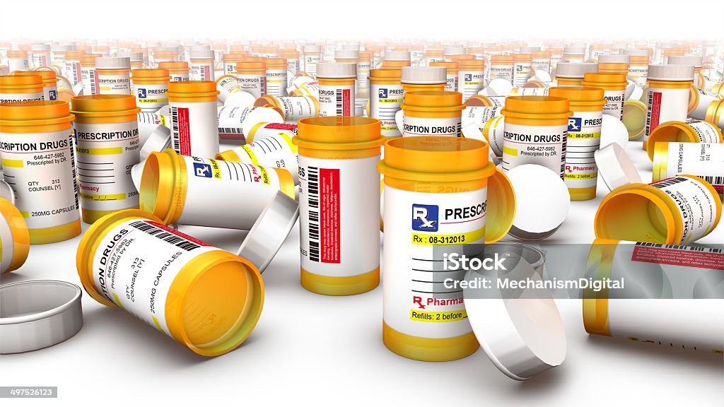 Close-up de garrafas vazias de comprimidos (caído no lado) - Foto de stock de Benzodiazepina royalty-free