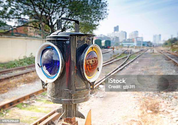 Светофоре Показывает Синяя На Железнодорожный Сигнал — стоковые фотографии и другие картинки Stop - английское слово