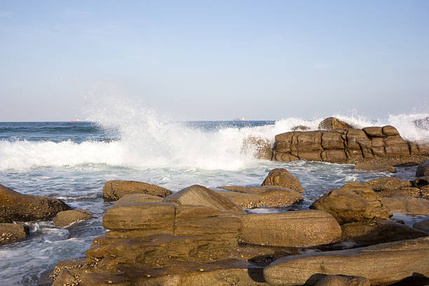 umhlanga 注ぎダーバン,南アフリカ - south africa coastline sea wave ストックフォトと画像