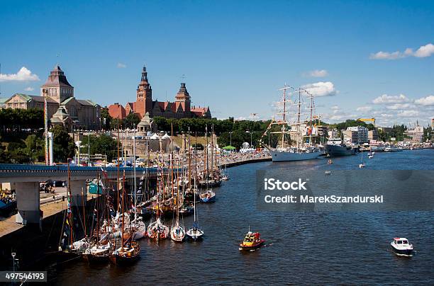 Der Sailing Ship Dar Mlodziezy Während Der Segel Szczecin Stockfoto und mehr Bilder von Besatzung
