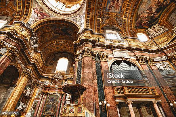Foto de Interior Da Basílica Dei Sp Ambrogio E Carlo e mais fotos de stock de Missa - Missa, Padre, Afresco