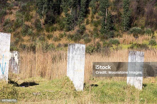 Sani Passe De Kwazulunatal África Do Sul - Fotografias de stock e mais imagens de Afloramento - Afloramento, Ao Ar Livre, Arruinado