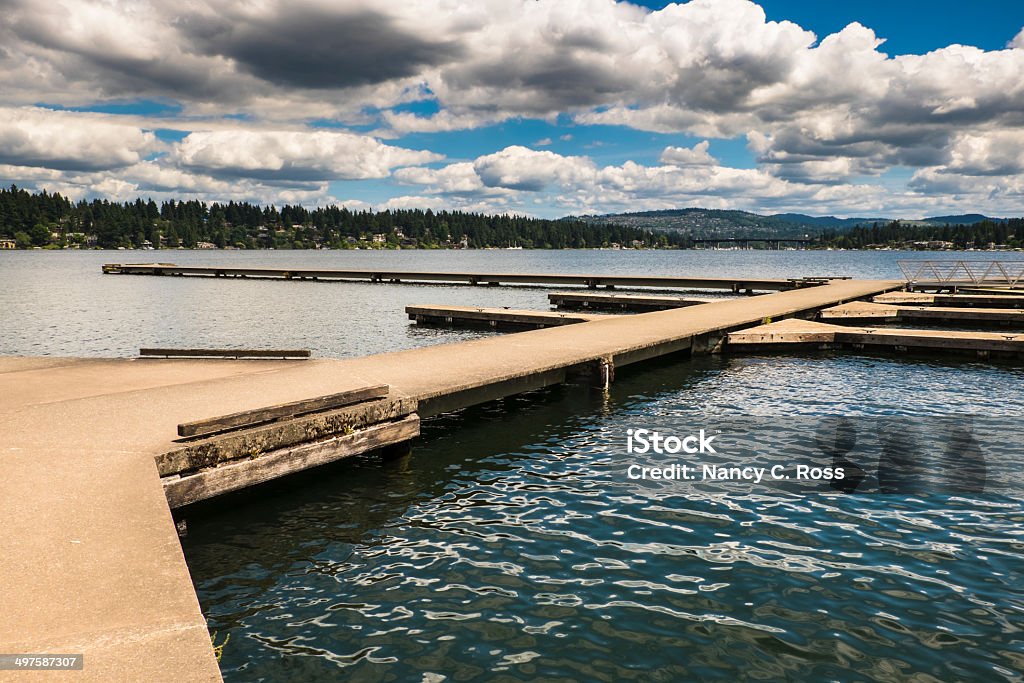 Leere Dock in Seattle's Lake Washington - Lizenzfrei Anlegestelle Stock-Foto