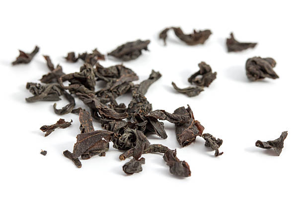 foglie di tè - dry tea foto e immagini stock