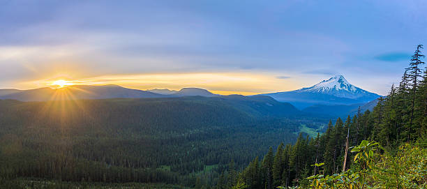 bella vista del monte hood in oregon, stati uniti - mt hood national park foto e immagini stock