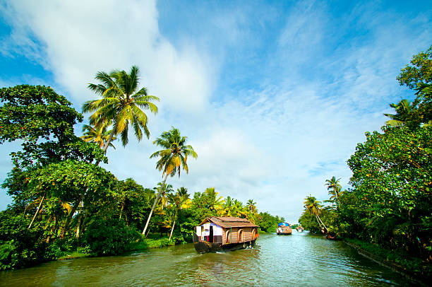 barco-casa - kerala imagens e fotografias de stock