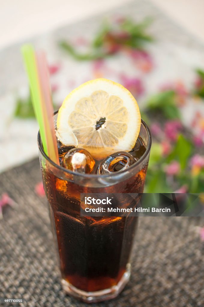 Cola con limón - Foto de stock de Aire libre libre de derechos