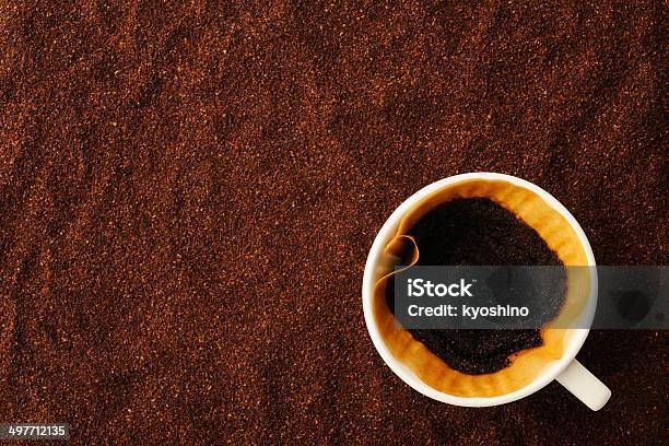 コーヒーのフィルタ使用を挽いたコーヒー豆コピースペース付き - コーヒーのストックフォトや画像を多数ご用意 - コーヒー, コーヒー栽培, コーヒーかす