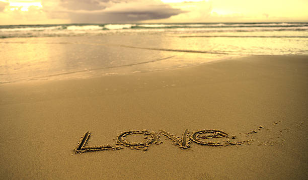istock GOLDEN LOVE SUNRISE 497712939