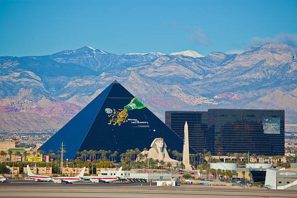 Luxor hotel on the Las Vegas Strip in Paradise, Nevada Las Vegas, USA - November 11, 2010: Luxor hotel and casino on the Las Vegas Strip in Paradise, Nevada on November 11, 2010. It is the second largest hotel in Las Vegas and the eighth largest in the world. luxor las vegas stock pictures, royalty-free photos & images