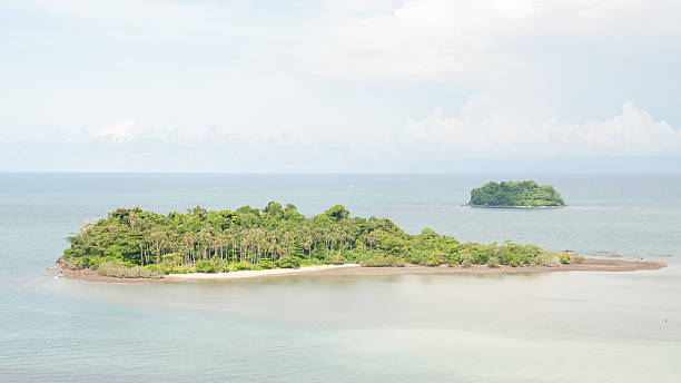istock Scenic view on small tropical island 497756791