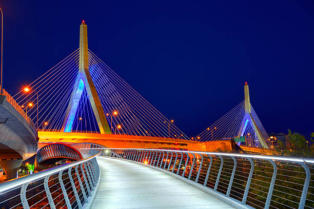 ボストンマサチューセッツ zakim ブリッジの夕日 - boston bridge leonard p zakim bunker hill bridge massachusetts ストックフォトと画像