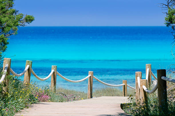 illetas wyspa formentera illetes beachn turkusowy - illetas zdjęcia i obrazy z banku zdjęć