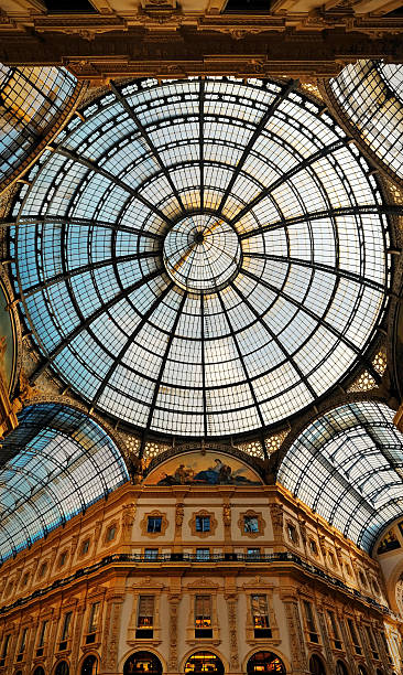 a galeria vittorio emanuele ii-cúpula de vidro - dome milan italy architectural feature italy imagens e fotografias de stock