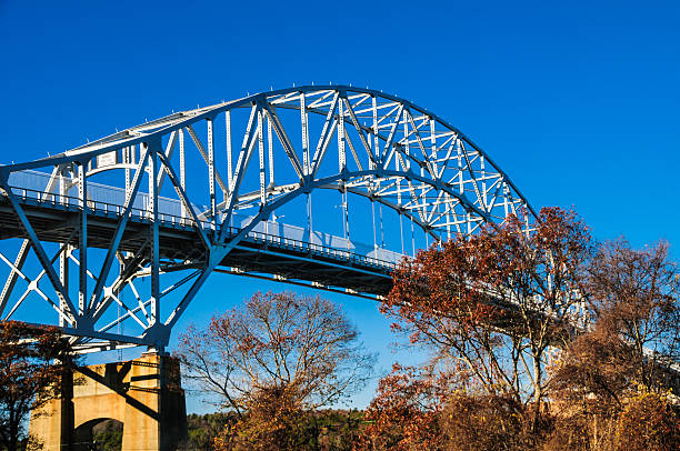 istock Sagamore Bridge in Autumn 497892322