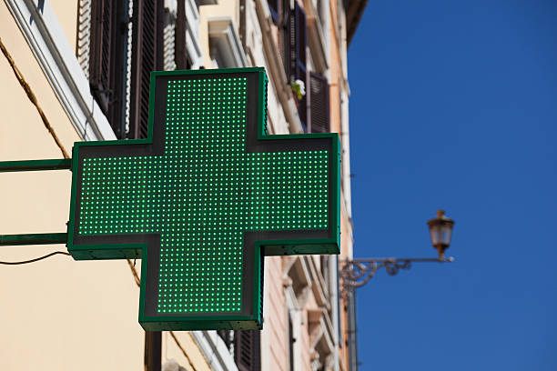 istock Green neon pharmacy sign. 497894441