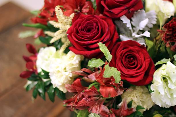 istock Beautiful bouquet of white flowers 497951295