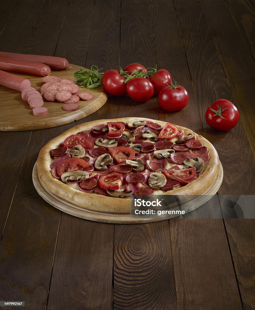 Gli amanti della carne pizza - Foto stock royalty-free di Alimentazione non salutare