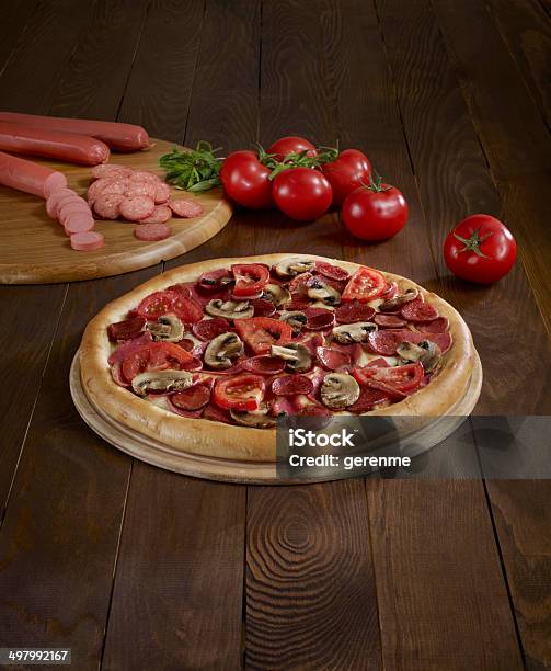 Gli Amanti Della Carne Pizza - Fotografie stock e altre immagini di Alimentazione non salutare - Alimentazione non salutare, Cibi e bevande, Cibo