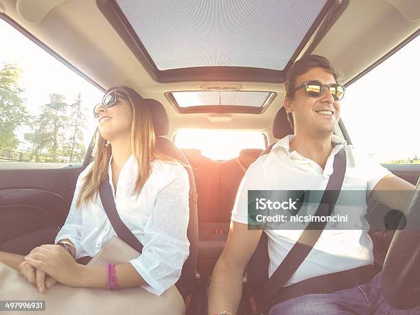 A Forma De Verão - Fotografias de stock e mais imagens de Cinto de Segurança - Cinto de Segurança, Amizade, Carro