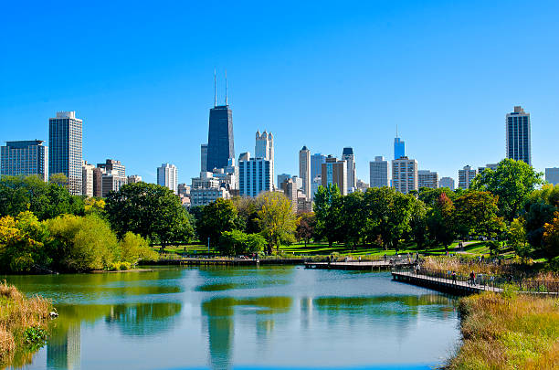 istock Lincoln Park Pond In Chicago 497999341