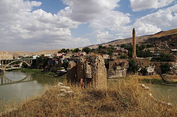 hasankeyf, vista geral - batman imagens e fotografias de stock