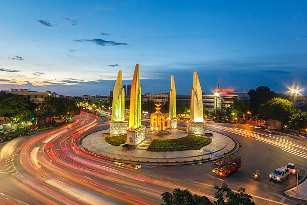 istock Moment of Democracy monument at Dusk 498015578