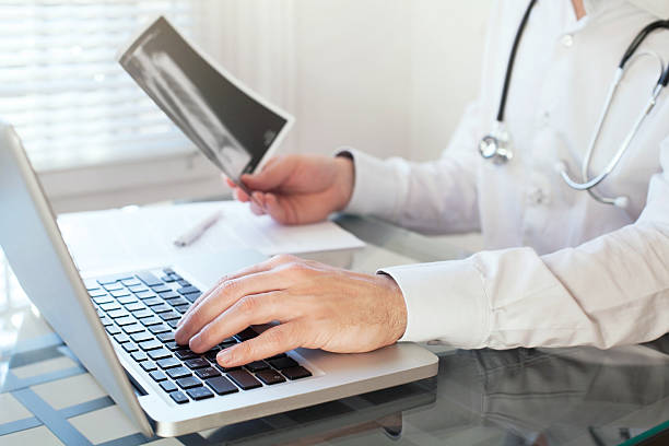 istock medical advice online 498021760