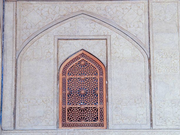 istock Islamic pattern woodern screen window in Isfahan, Iran 498028391