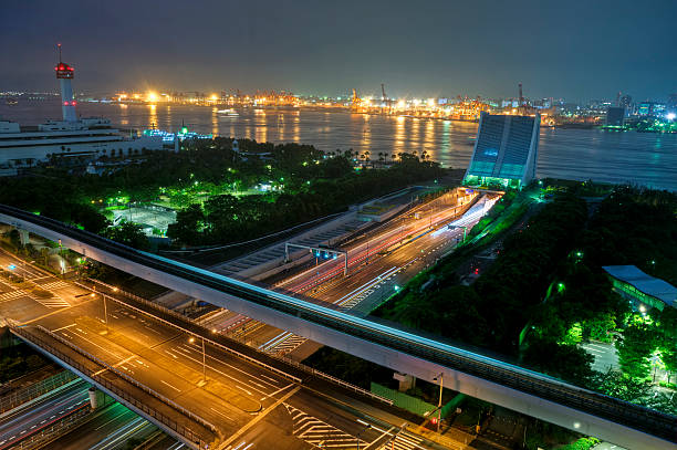 Porto de Tóquio à noite - foto de acervo
