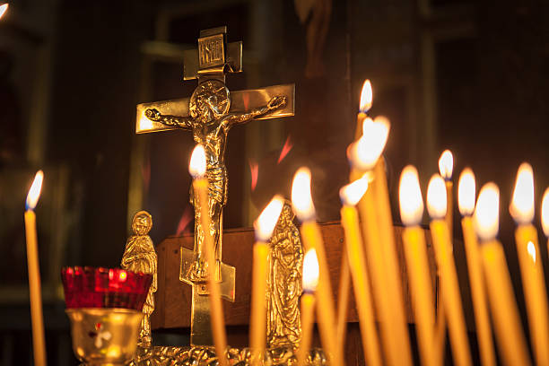 kerzen in kasan-kathedrale - orthodoxes christentum stock-fotos und bilder