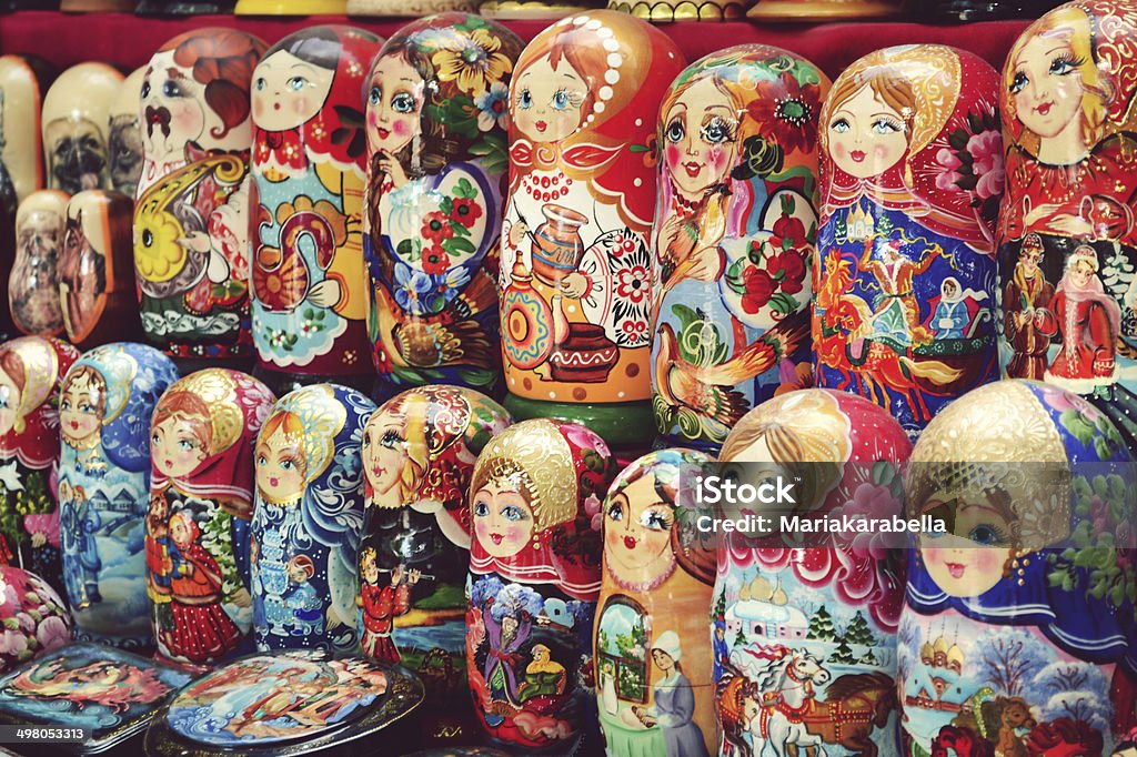 Сollection de en bois coloré matryoshkas - Photo de Adulte libre de droits