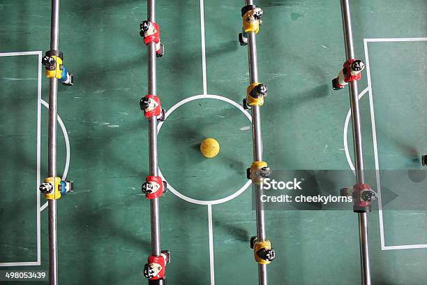 Fußball Brasilien Fußball Fußballshirts Und Gedeckter Tisch In Den Teamfarben Stockfoto und mehr Bilder von Tisch