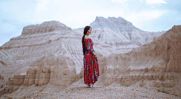 istock Girl on the plateau 498060406
