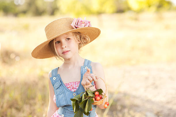 istock Cute kid girl outdoors 498075325