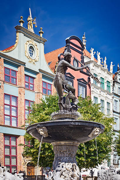 neptun-brunnen, danzig, polen - trident gdansk neptune fountain stock-fotos und bilder