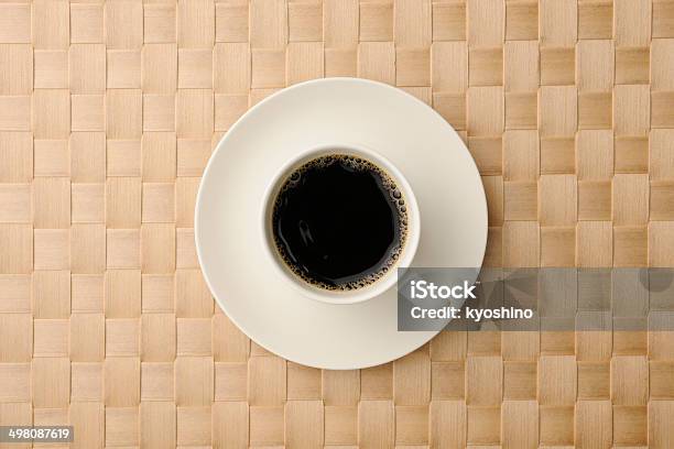 오버헤드 샷 커피를 사지만 쁠라스 매트 0명에 대한 스톡 사진 및 기타 이미지 - 0명, 갈색, 그릇