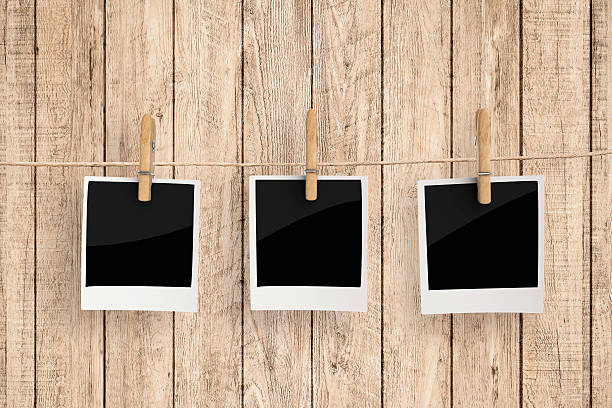istock blank polaroid photo paper 498090974