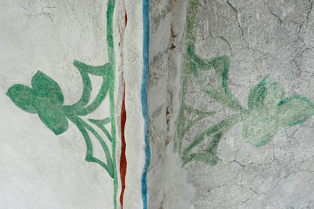 istock Old painting before and after renowal -  a metaphore 498100515